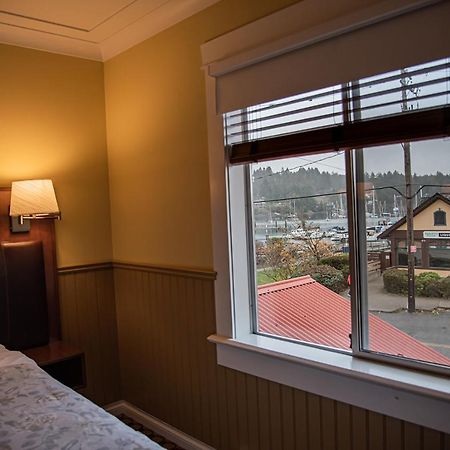 Salt Spring Inn Ganges Eksteriør billede