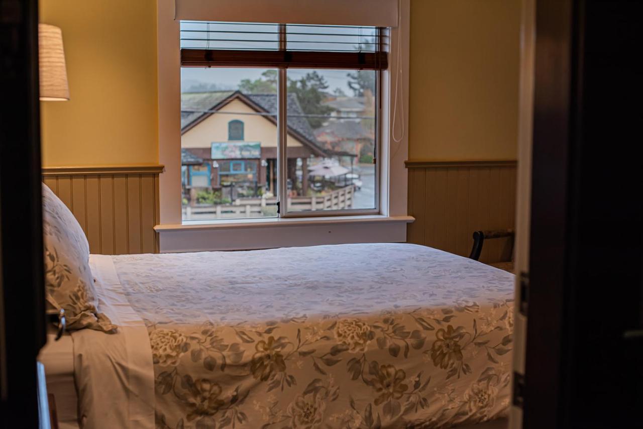 Salt Spring Inn Ganges Eksteriør billede